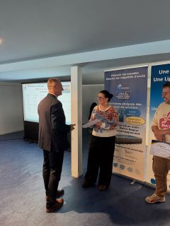 🏅 Félicitations à nos nageurs, responsables et bénévoles 🏊♂️🏊♀️ Ce samedi, lors de l’Assemblée Générale de la Ligue Bourgogne–Franche-Comté de Natation au Domaine du Lac Kir, plusieurs nageurs de l’Alliance Dijon Natation ont été mis à l’honneur pour leurs performances aux Championnats de France 2024 et 2025. Une belle reconnaissance du travail, de l’engagement et de la régularité de nos sportifs, ainsi que de leurs entraîneurs, qui les accompagnent au quotidien. 👏 À cette occasion, la ligue a également distingué Pascale Legrand, présidente de l’ADN, ainsi que Géraldine Chapet, bénévole officielle du club, toutes deux récompensées par un diplôme de reconnaissance pour leur engagement. 💙 Bravo également à Yael et Daphné, eux aussi récompensés mais absents lors de la cérémonie :
– Yael, actuellement à l’INSEP
– Daphné, en études et entraînement aux États-Unis Le club est fier de l’ensemble de ses nageurs, entraîneurs, dirigeants et bénévoles. ➡️ Ensemble, continuons à porter haut les couleurs de l’ADN ! #dijonnatation