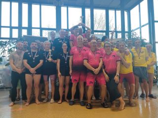 🏊‍♂️ INTERCLUBS MAÎTRES | BELFORT  Ce week-end, les maîtres de l’ADN étaient engagés aux interclubs à Belfort 🔥  Une très belle compétition pour le groupe, avec une forte cohésion et de très bons résultats collectifs 💪  👉 Équipe 1 :
- 2e équipe mixte régionale 
- 11725 points
- 70e au classement national
✅ Qualifiée en N2  👉 Équipe 2 :
- 11e équipe mixte régionale
- 7613 points
- 325e au classement national  👉 Équipe de 6 :
- 3e équipe 
- 2065 points  👏 Félicitations à tous les nageurs pour l’engagement, l’esprit d’équipe et les performances