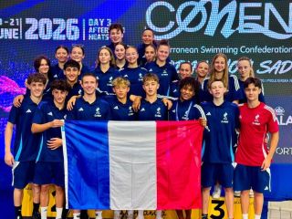 🇫🇷 Lison Roussel décroche 2 médailles à la COMEN ! 🇫🇷 🥇🥉 Lison Roussel repart de Belgrade avec deux médailles internationales ! Pour sa première sélection en Équipe de France Jeunes, Lison réalise une superbe compétition en décrochant une médaille d’or sur le 4×100 m nage libre mixte et une médaille de bronze sur le 4×100 m nage libre dames, tout en signant de belles performances individuelles. 🏊♀️ Résultats individuels
8ᵉ – 200 m nage libre : 2’07”54
8ᵉ – 100 m nage libre : 57”62 🏅 Relais
1ʳᵉ – 4×100 m nage libre mixte (57”49) 🥇
3ᵉ – 4×100 m nage libre dames (57”61) 🥉
4ᵉ – 4×200 m nage libre dames (2’06”48) 👏 Félicitations Lison pour cette magnifique compétition internationale ! Tu as représenté avec fierté les couleurs de la France et de l’Alliance Dijon Natation. Une première expérience en Bleu qui en appelle beaucoup d’autres !🇫🇷💙 📅 Prochain rendez-vous : les Championnats d’Europe Juniors à Munich, du 7 au 12 juillet. 💪🇫🇷